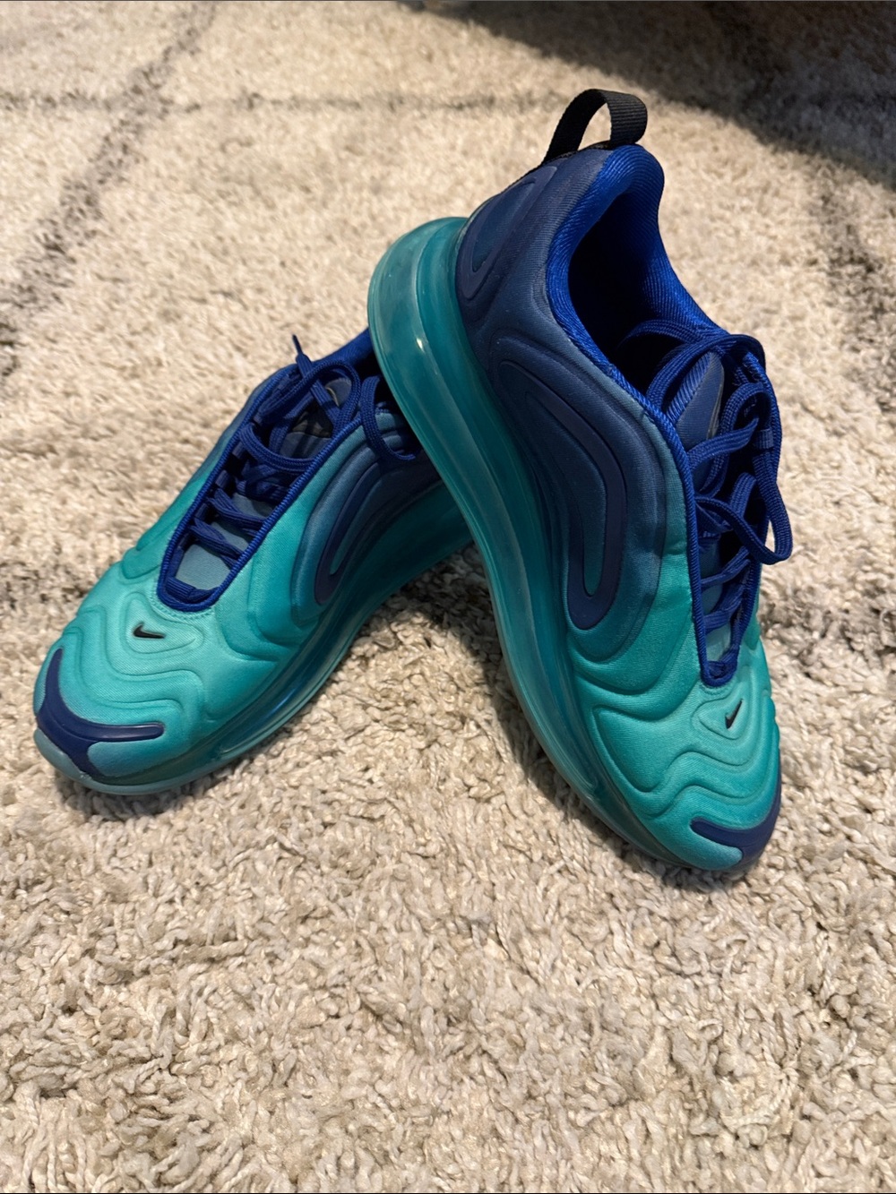 Nike Kids Teal and Navy Gradient Sneakers